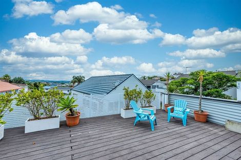 Photo of property in 123a Hobsonville Road, West Harbour, Auckland, 0618