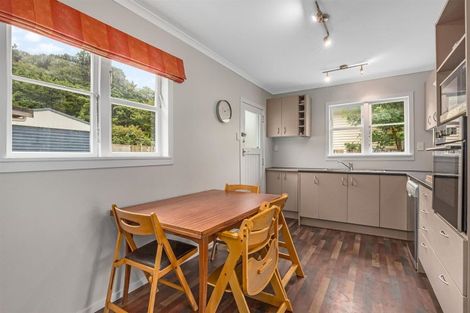 Photo of property in 123 Wellington Road, Wainuiomata, Lower Hutt, 5014