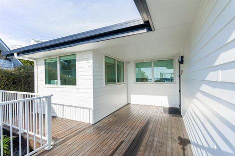 Photo of property in 19 The Brae, Mount Pleasant, Christchurch, 8081