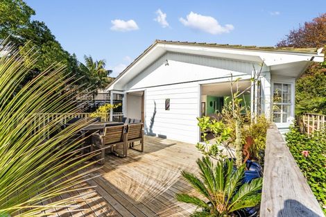 Photo of property in 92 Awaruku Road, Torbay, Auckland, 0630
