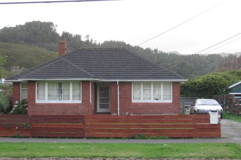 Photo of property in 130 Molesworth Street, Taita, Lower Hutt, 5011