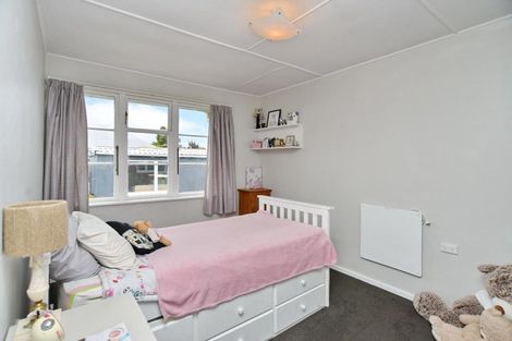 Photo of property in 23 Rowcliffe Crescent, Avonside, Christchurch, 8061