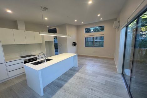 Photo of property in 73 Warman Road, Okura, Albany, 0792