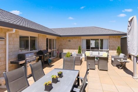 Photo of property in 10 Barrett Drive, Waikanae Beach, Waikanae, 5036