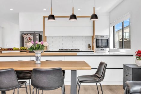 Photo of property in 9 Puruatanga Drive, Flat Bush, Auckland, 2019