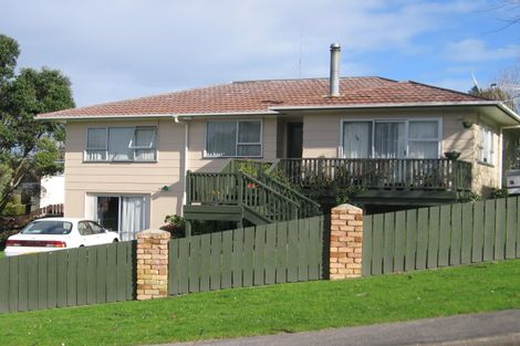 Photo of property in 49 Donovan Avenue, Massey, Auckland, 0614