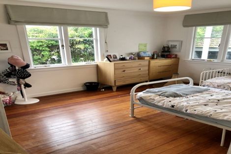 Photo of property in 77 Queen Street, Northcote Point, Auckland, 0627