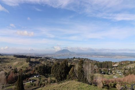 Photo of property in 104 Highland Drive, Acacia Bay, Taupo, 3385
