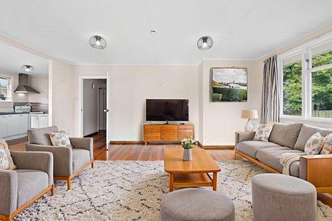 Photo of property in 6b Waikaremoana Place, Pakuranga Heights, Auckland, 2010