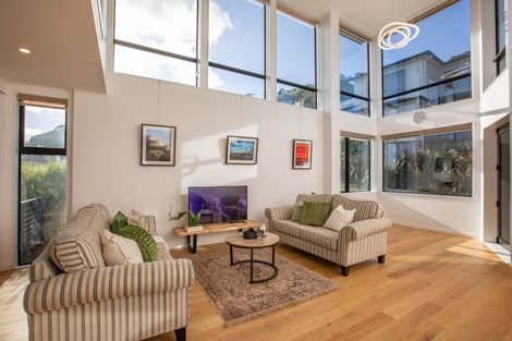 Photo of property in 10 Satchell Way, Kaiwharawhara, Wellington, 6035