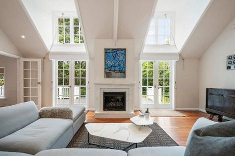 Photo of property in 5a Raroa Road, Kelburn, Wellington, 6012