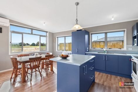 Photo of property in 44 Reel Road, Waihi Beach, 3611