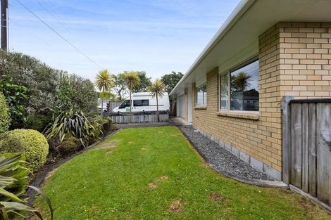 Photo of property in 122 Clawton Street, Westown, New Plymouth, 4310