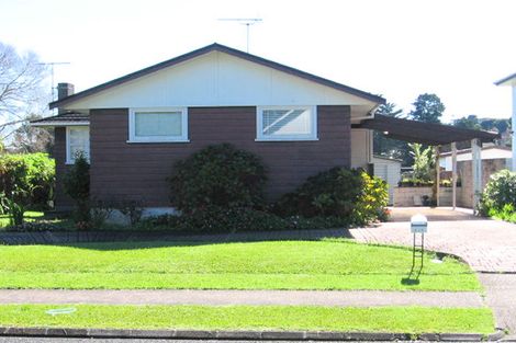 Photo of property in 116 Edgewater Drive, Pakuranga, Auckland, 2010