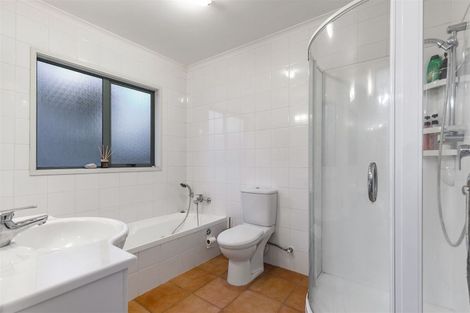 Photo of property in 7a Lake Road, Northcote, Auckland, 0627