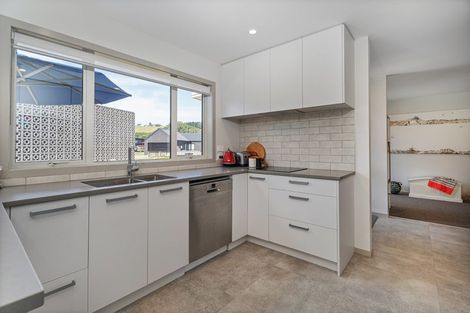 Photo of property in 15 Admiral Drive, Cooks Beach, Whitianga, 3591