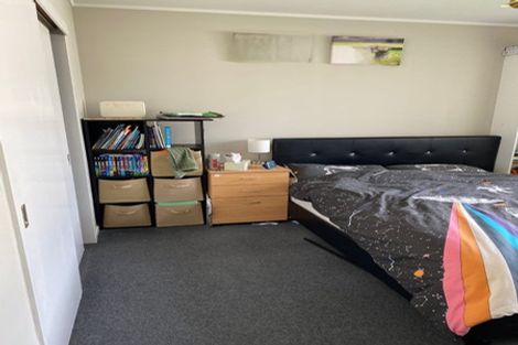 Photo of property in 1/4 Avalon Place, Glenfield, Auckland, 0629