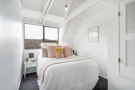 Photo of property in 43 Lakewood Avenue, Churton Park, Wellington, 6037