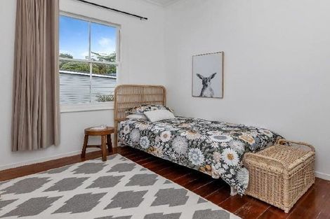 Photo of property in 34 Beach Road, Onerahi, Whangarei, 0110