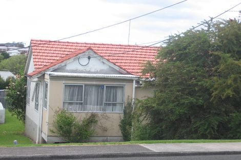 Photo of property in 21 Corunna Road, Milford, Auckland, 0620