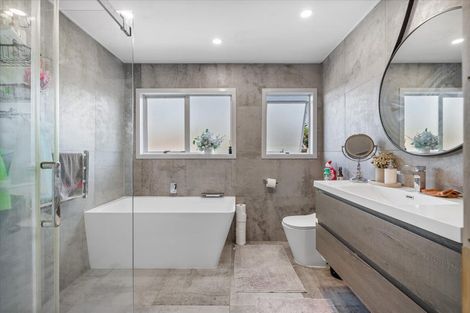 Photo of property in 44 Zita Maria Drive, Massey, Auckland, 0614