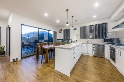 Photo of property in 58 Te Aparangi Road, Papakura, 2110