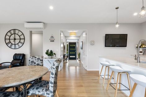 Photo of property in 14 Whitcombe Place, Darfield, 7571