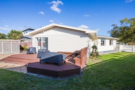 Photo of property in 17 Abraham Crescent, Milson, Palmerston North, 4414