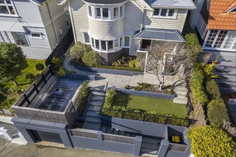 Photo of property in 37 Glen Road, Kelburn, Wellington, 6012