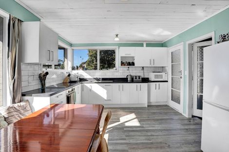 Photo of property in 6 Kowhai Street, Inglewood, 4330