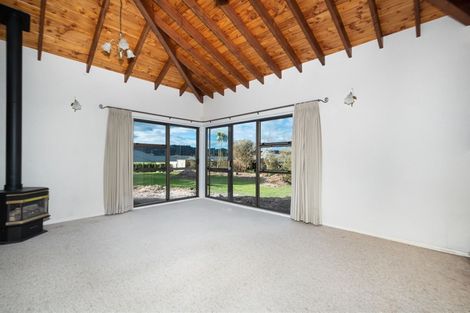 Photo of property in 69 Sunny Crescent, Huapai, Kumeu, 0810