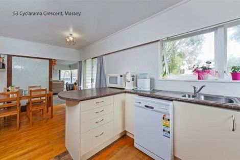 Photo of property in 53 Cyclarama Crescent, Massey, Auckland, 0614