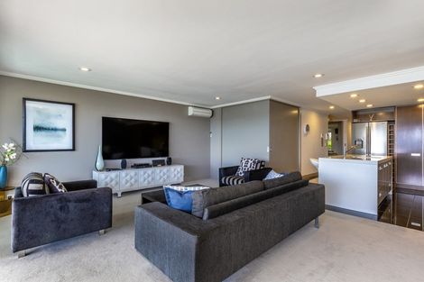 Photo of property in 2/225 Lake Terrace, Waipahihi, Taupo, 3330