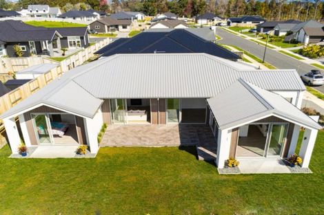 Photo of property in 1 Charlotte Drive, Omokoroa, 3114