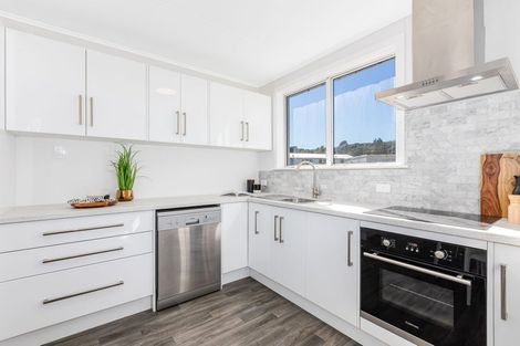 Photo of property in 25 Loongana Street, Waitangirua, Porirua, 5024