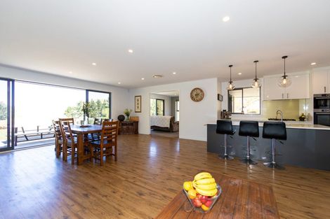 Photo of property in 690 Swamp Road, Puketapu, Napier, 4183