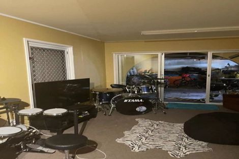 Photo of property in 8 Megan Avenue, Pakuranga Heights, Auckland, 2010