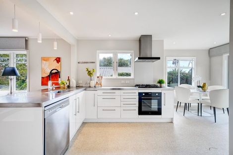 Photo of property in 1/9 Corrella Road, Belmont, Auckland, 0622