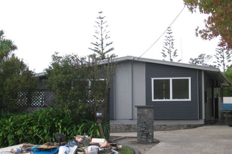 Photo of property in 142 Atkinson Road, Titirangi, Auckland, 0604