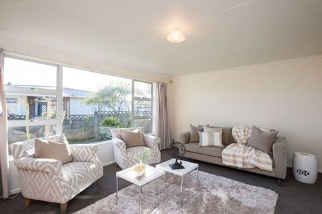 Photo of property in 17 Abraham Crescent, Milson, Palmerston North, 4414