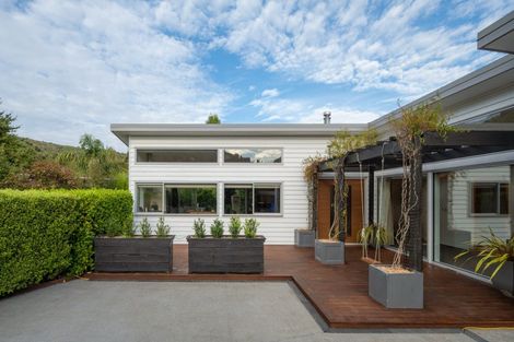 Photo of property in 24 Waimarama Street, Waikawa, Picton, 7220