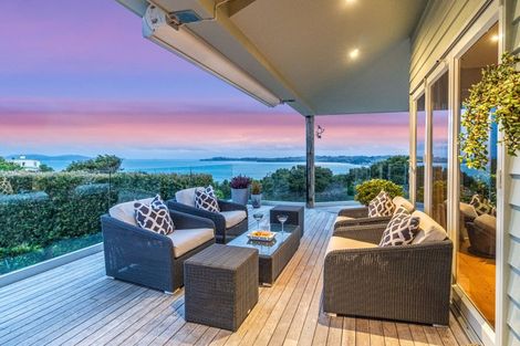 Photo of property in 2 Puriri Place, Sandspit, Warkworth, 0982