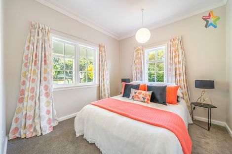 Photo of property in 43 Saint Ronans Avenue, Waterloo, Lower Hutt, 5011