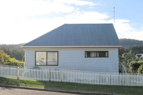 Photo of property in 102 Titiro Place, Onemana, Whangamata, 3691