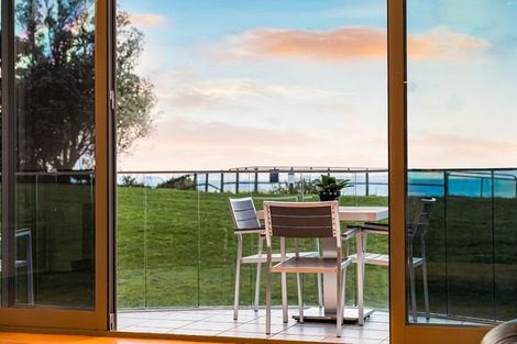 Photo of property in 127 Beach Road, Castor Bay, Auckland, 0620