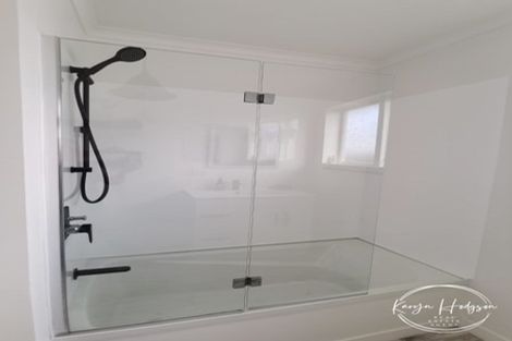 Photo of property in 9 Whaka Street, Maungaturoto, 0520