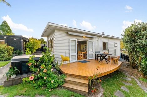 Photo of property in 11 Himikera Avenue, Avondale, Auckland, 1026