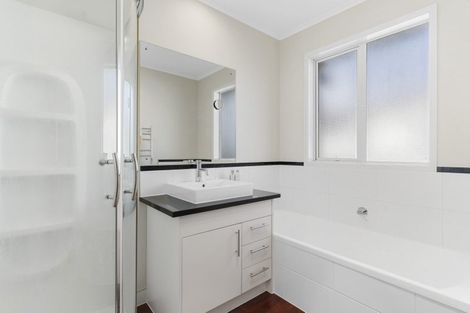 Photo of property in 30 Elliot Street, Howick, Auckland, 2014