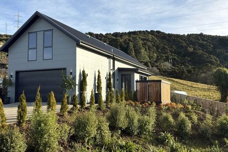 Photo of property in 22 Tapley Close, Halfway Bush, Dunedin, 9010
