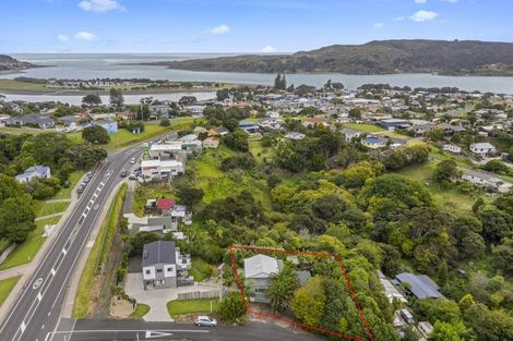 Photo of property in 4 Snowden Place, Raglan, 3225